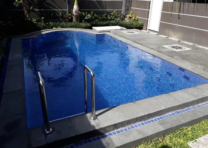 Family With Pool Villa