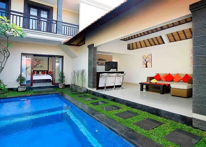 Family With Pool *